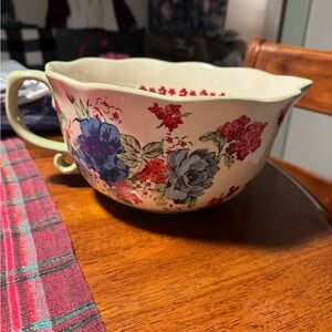 The Pioneer Woman Classic Charm Bowl with Floral Accents 3.8 qt batter bowl